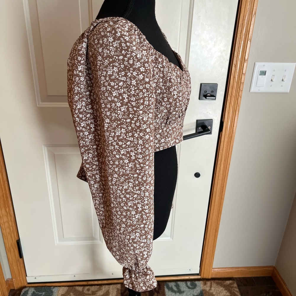 Altar’d State brown floral coquette milk maid puffy long sleeve crop top. Large - Picture 2 of 15